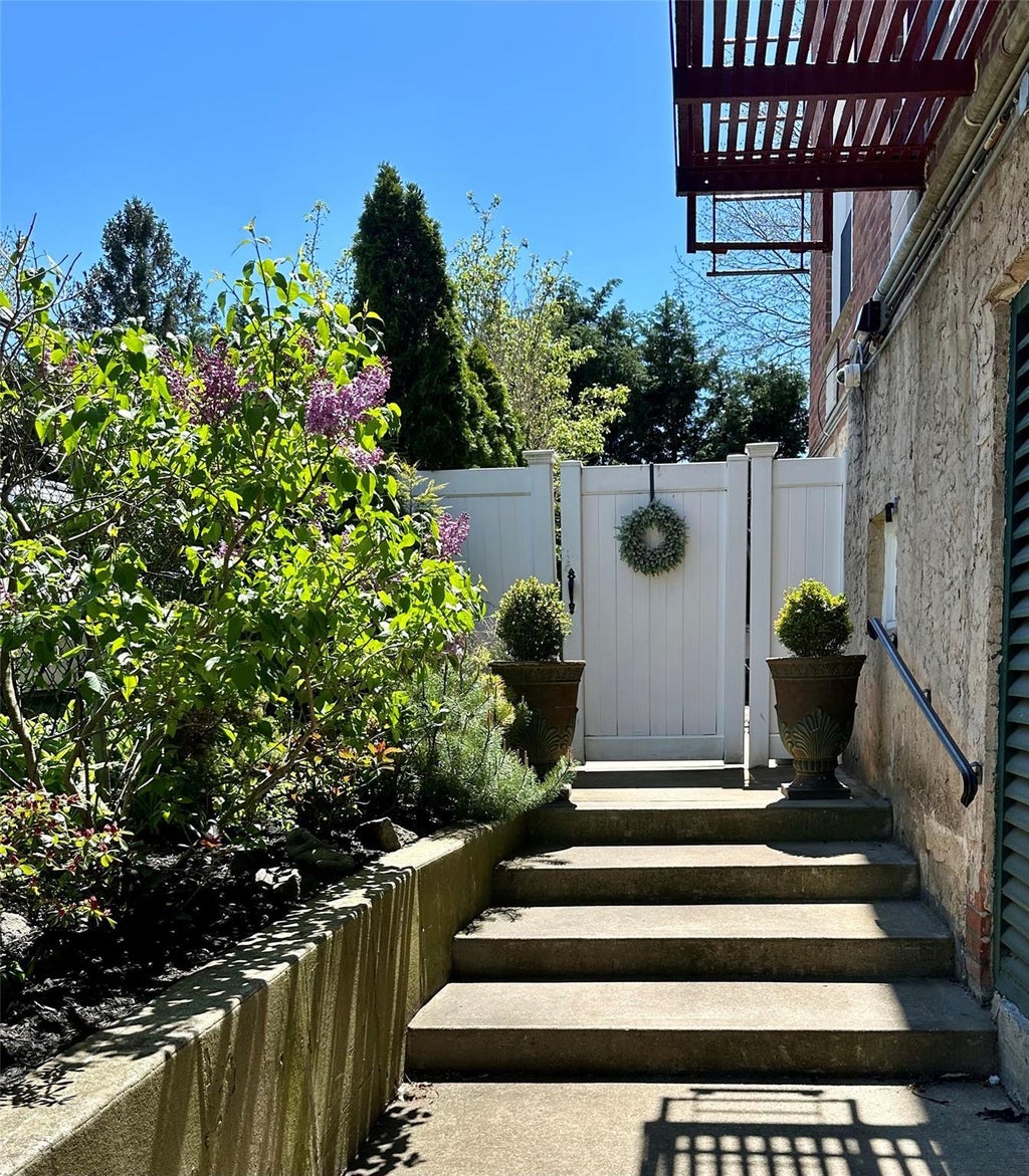 13 of 14 - 504 Merrick Road 3k, Lynbrook, NY