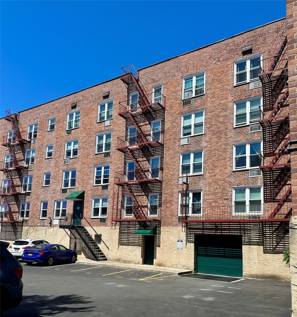 1 of 14 - 504 Merrick Road 3k, Lynbrook, NY