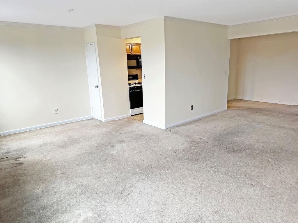 4 of 14 - 504 Merrick Road 3k, Lynbrook, NY