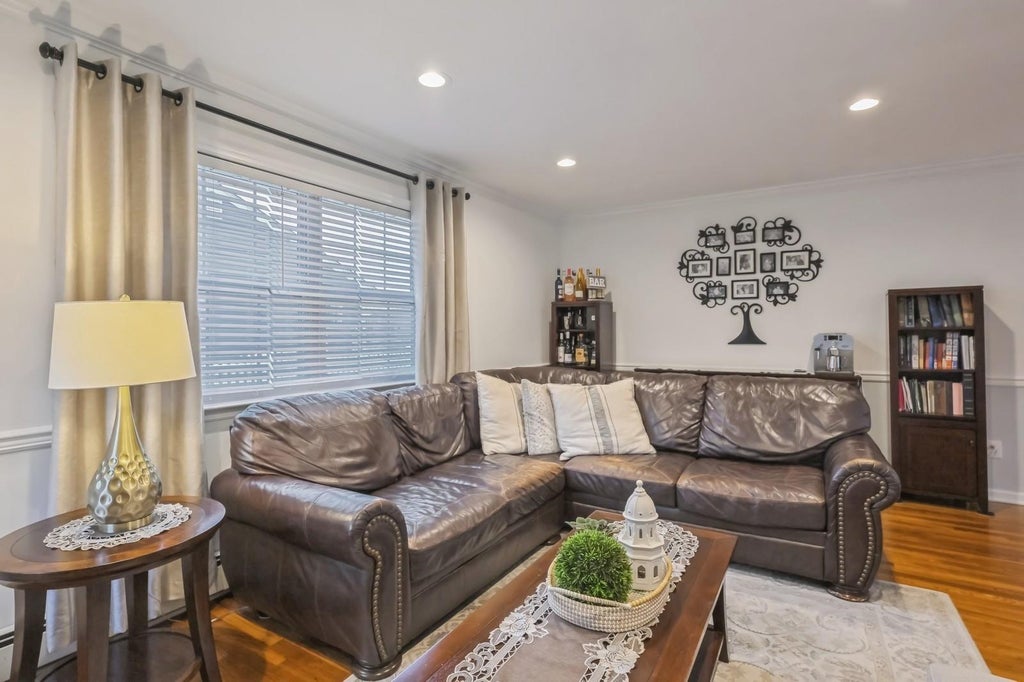 10 of 28 - 1483 Plum Lane, East Meadow, NY