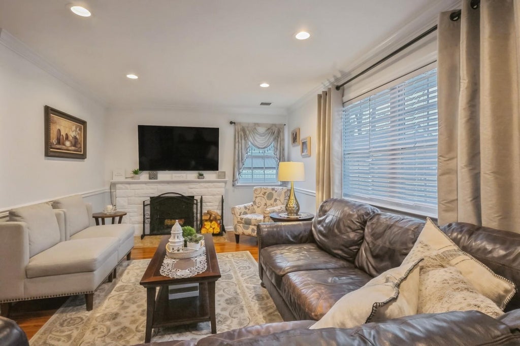 12 of 28 - 1483 Plum Lane, East Meadow, NY
