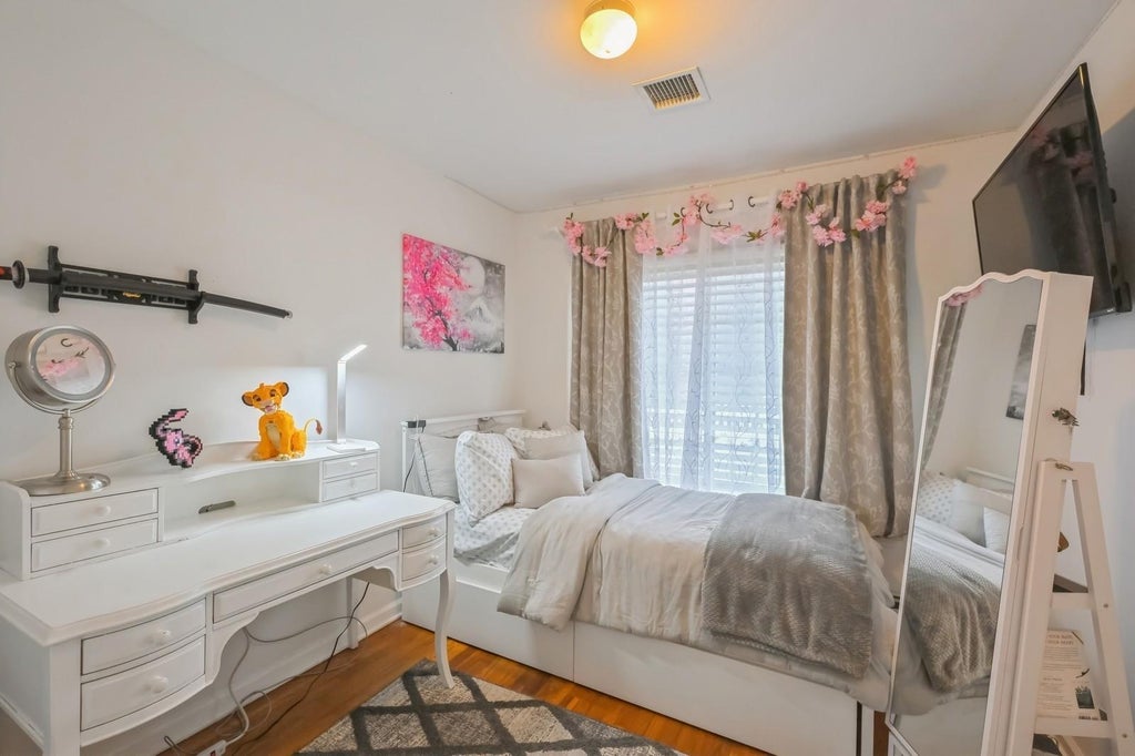 15 of 28 - 1483 Plum Lane, East Meadow, NY