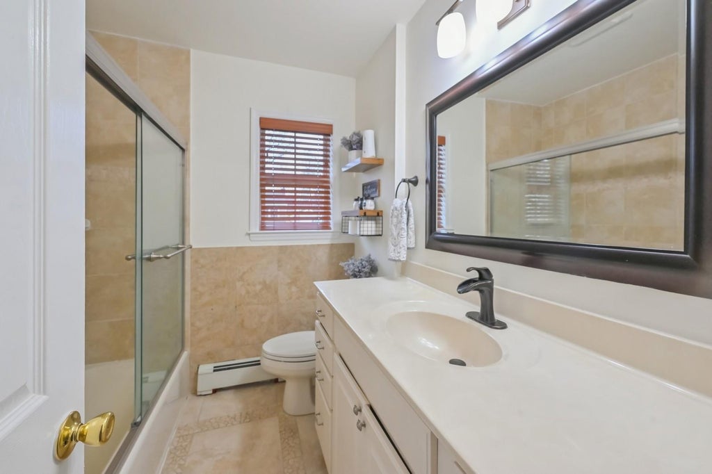 16 of 28 - 1483 Plum Lane, East Meadow, NY