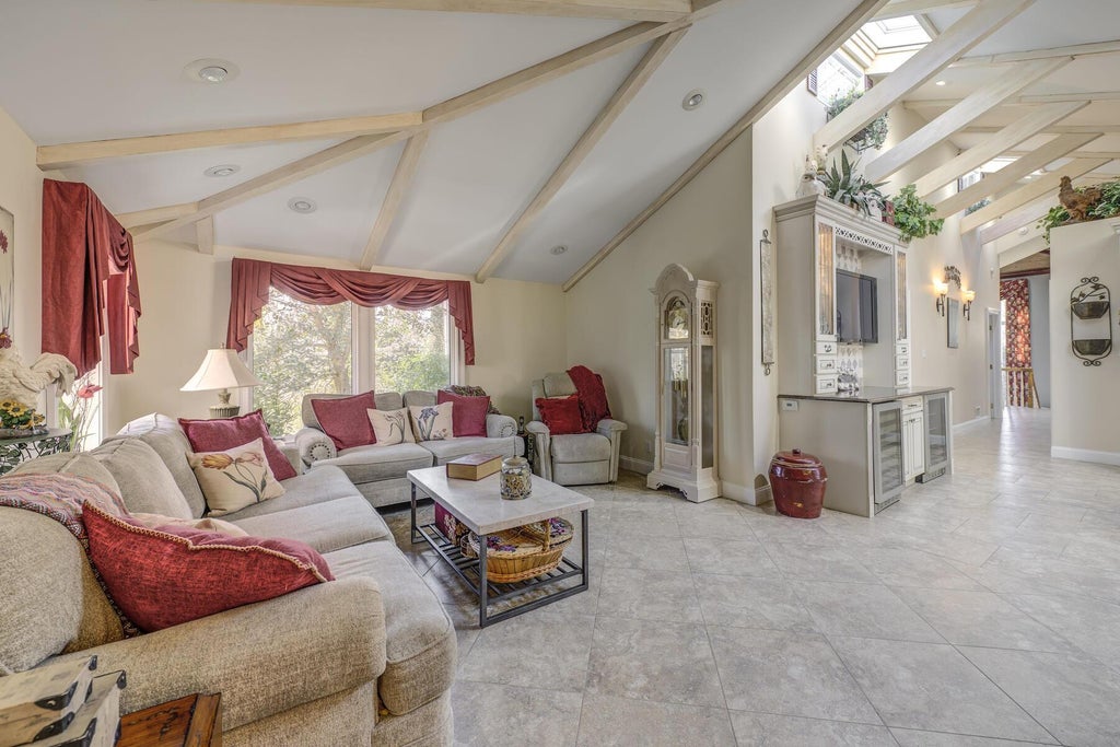 12 of 50 - 121 Laurel Lane, Syosset, NY