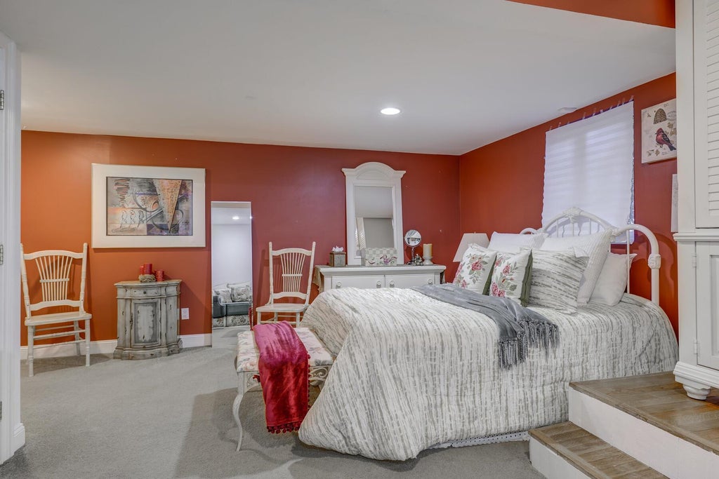 31 of 50 - 121 Laurel Lane, Syosset, NY