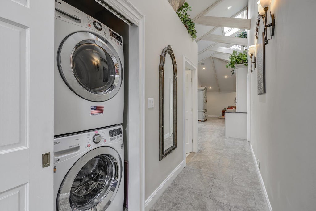 37 of 50 - 121 Laurel Lane, Syosset, NY