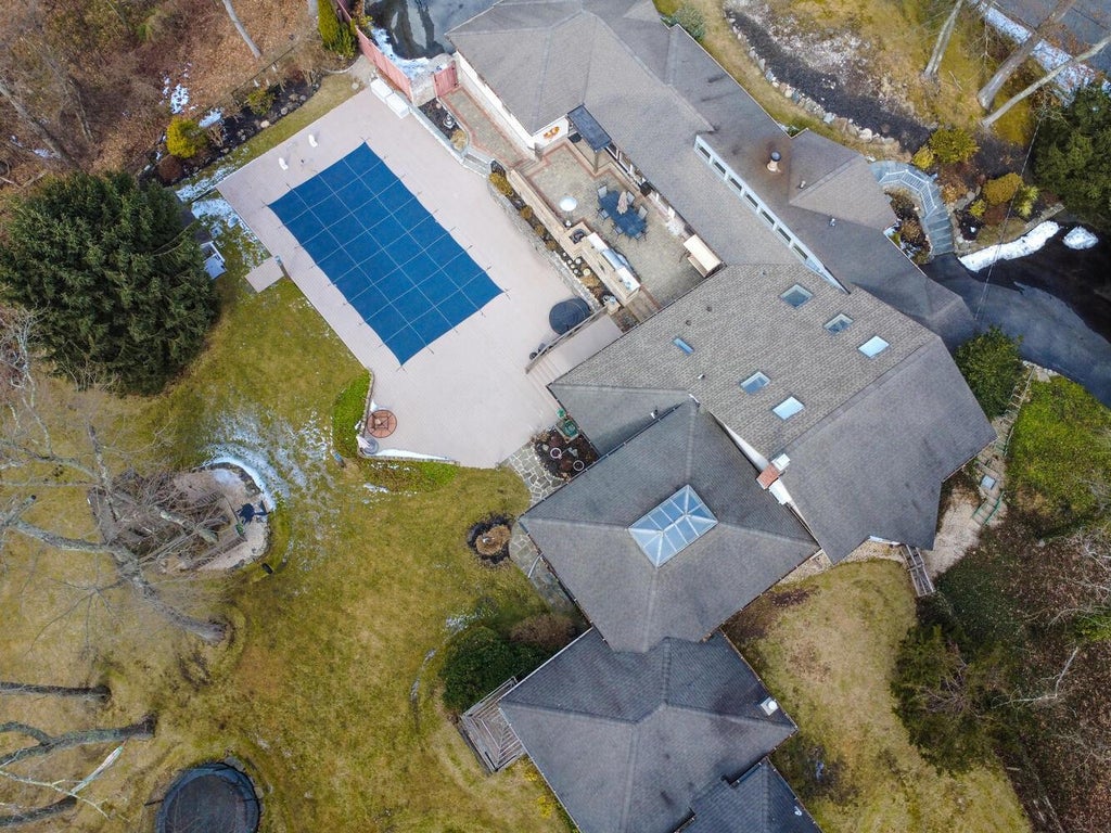 3 of 50 - 121 Laurel Lane, Syosset, NY