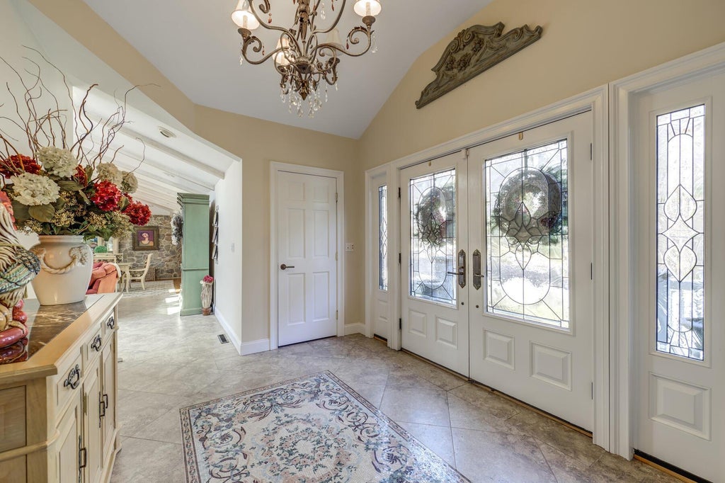 8 of 50 - 121 Laurel Lane, Syosset, NY