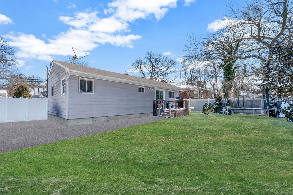 20 of 23 - 46 Tangier Drive, Sound Beach, NY