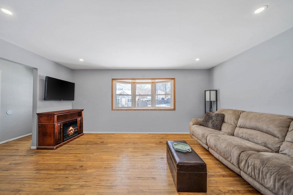 4 of 23 - 46 Tangier Drive, Sound Beach, NY