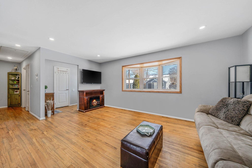 5 of 23 - 46 Tangier Drive, Sound Beach, NY