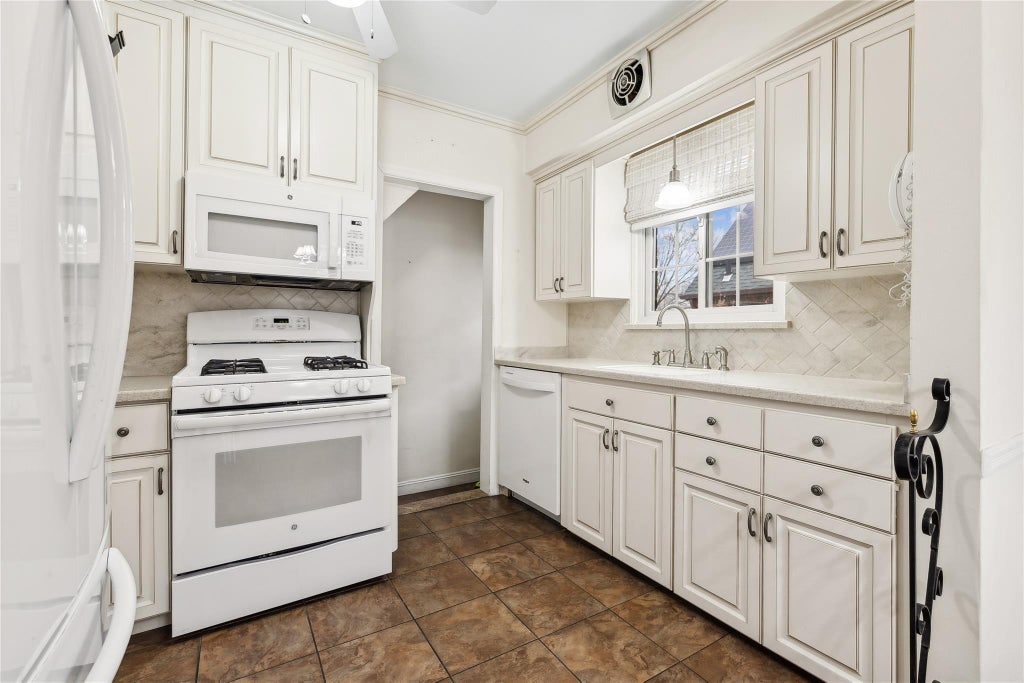 6 of 26 - 130 Rintin St., Franklin Square, NY