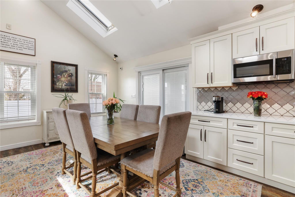 9 of 26 - 436 Raft Avenue, Holbrook, NY