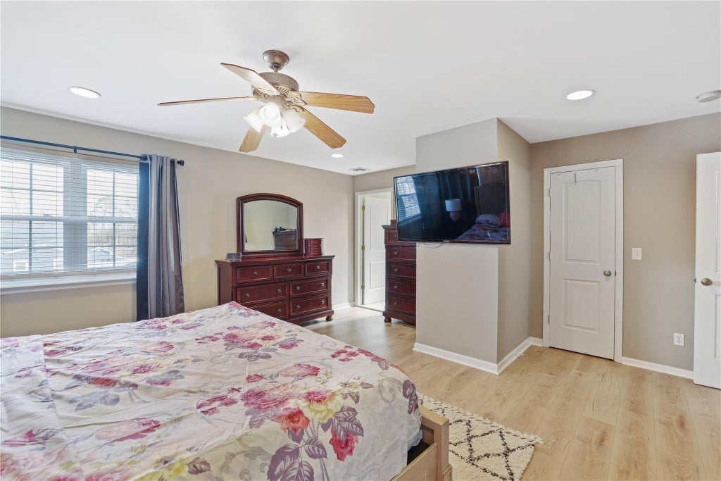 16 of 26 - 436 Raft Avenue, Holbrook, NY