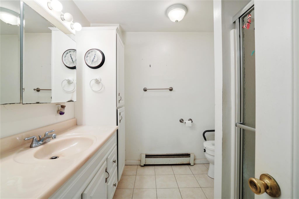 22 of 26 - 436 Raft Avenue, Holbrook, NY