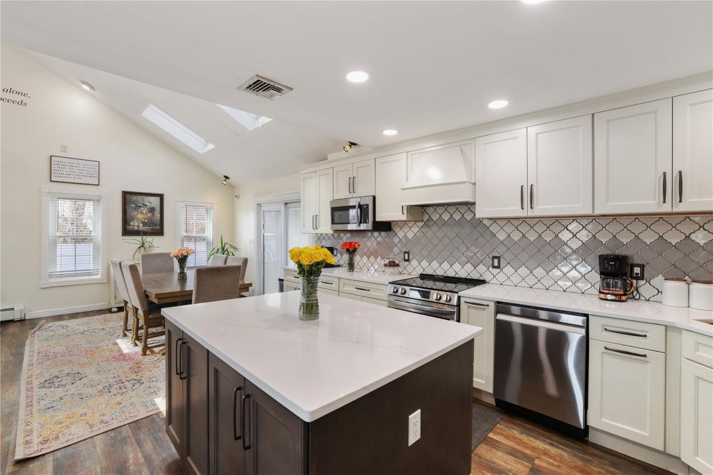 7 of 26 - 436 Raft Avenue, Holbrook, NY