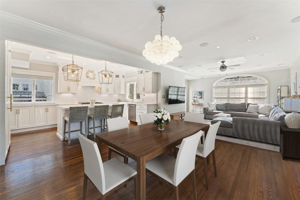 10 of 32 - 1 Cambridge Court, Larchmont, NY