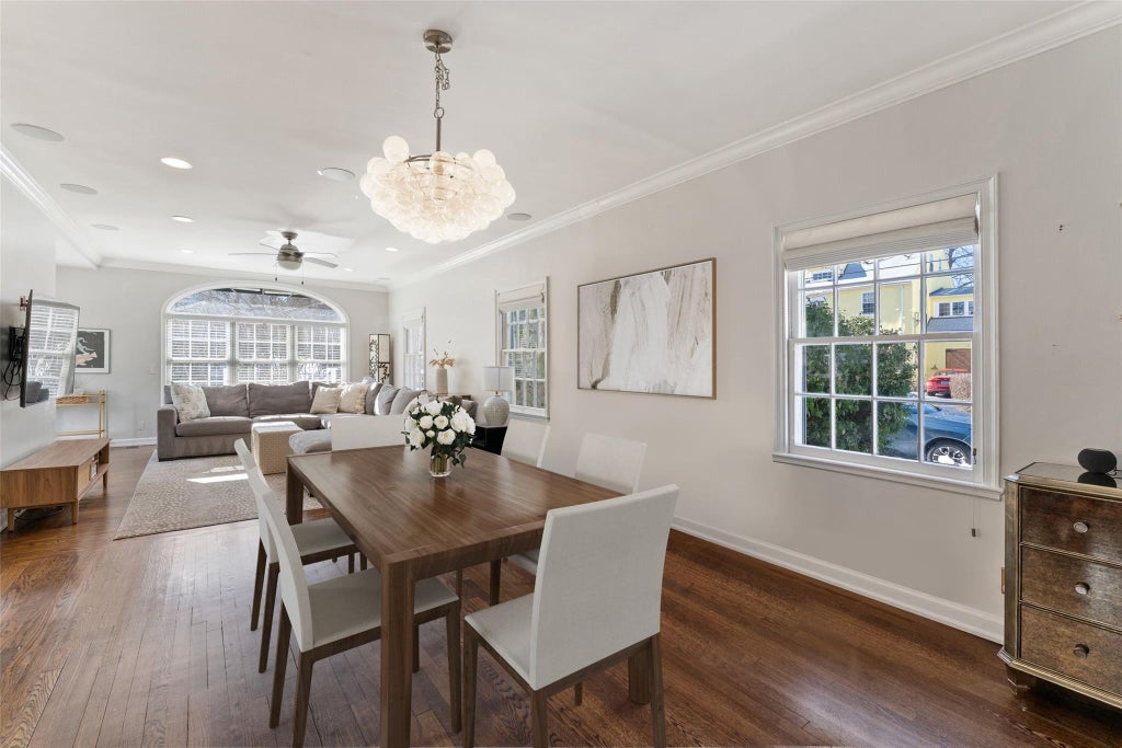 11 of 32 - 1 Cambridge Court, Larchmont, NY