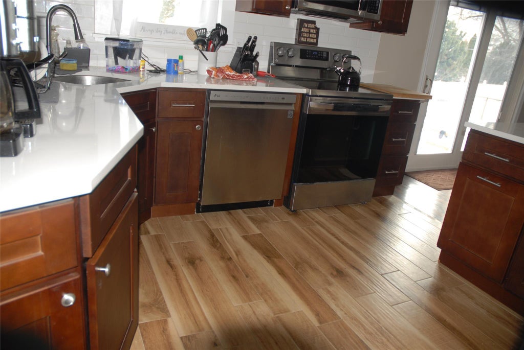 3 of 9 - 677 Blackstone Avenue, East Meadow, NY