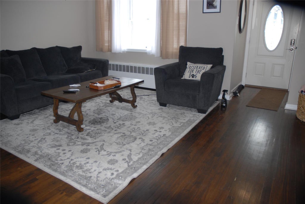 5 of 9 - 677 Blackstone Avenue, East Meadow, NY