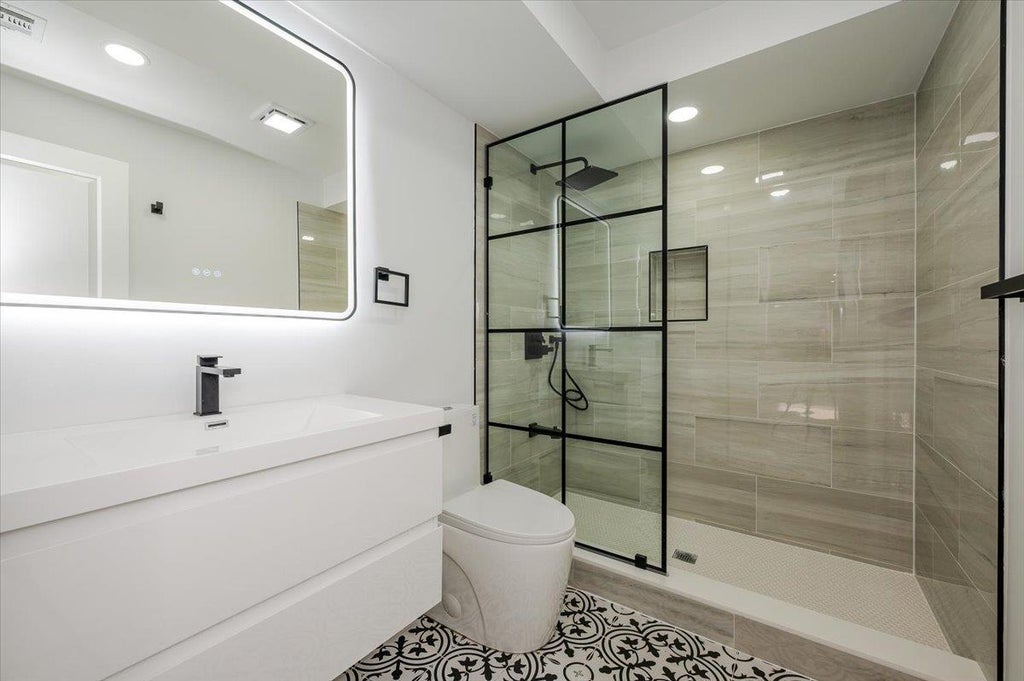 25 of 42 - 201 Maple Avenue, East Meadow, NY