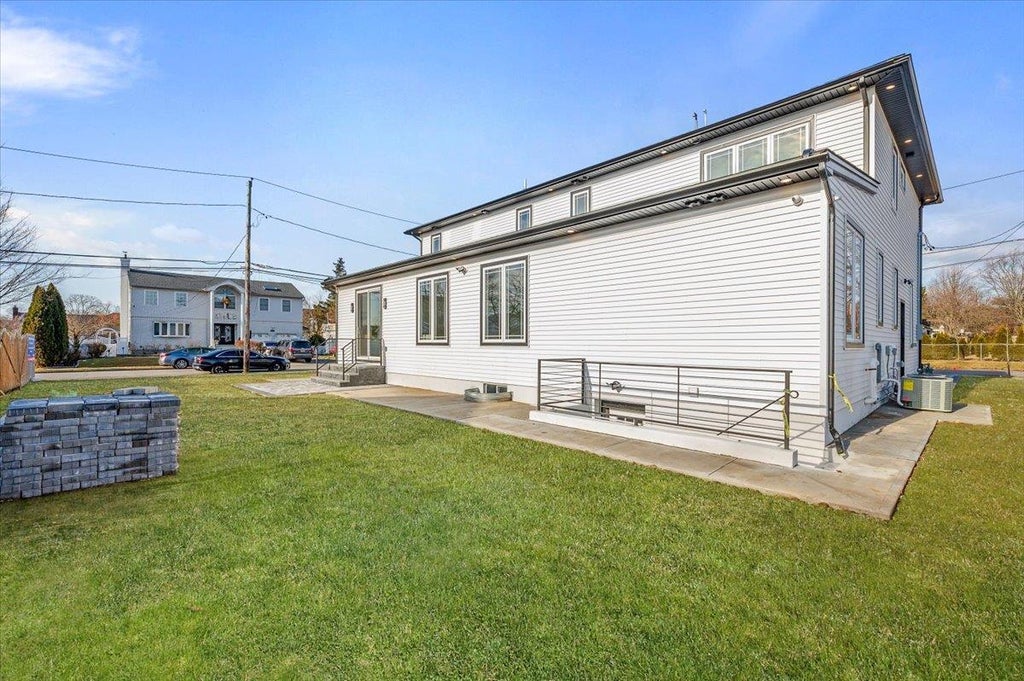 27 of 42 - 201 Maple Avenue, East Meadow, NY
