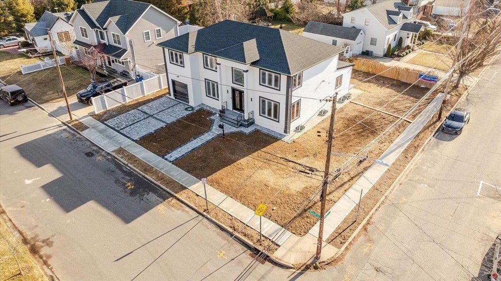 35 of 42 - 201 Maple Avenue, East Meadow, NY