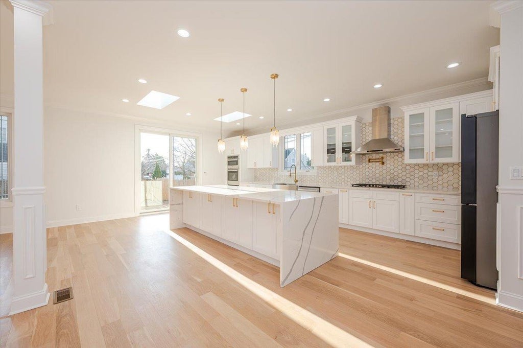 7 of 42 - 201 Maple Avenue, East Meadow, NY