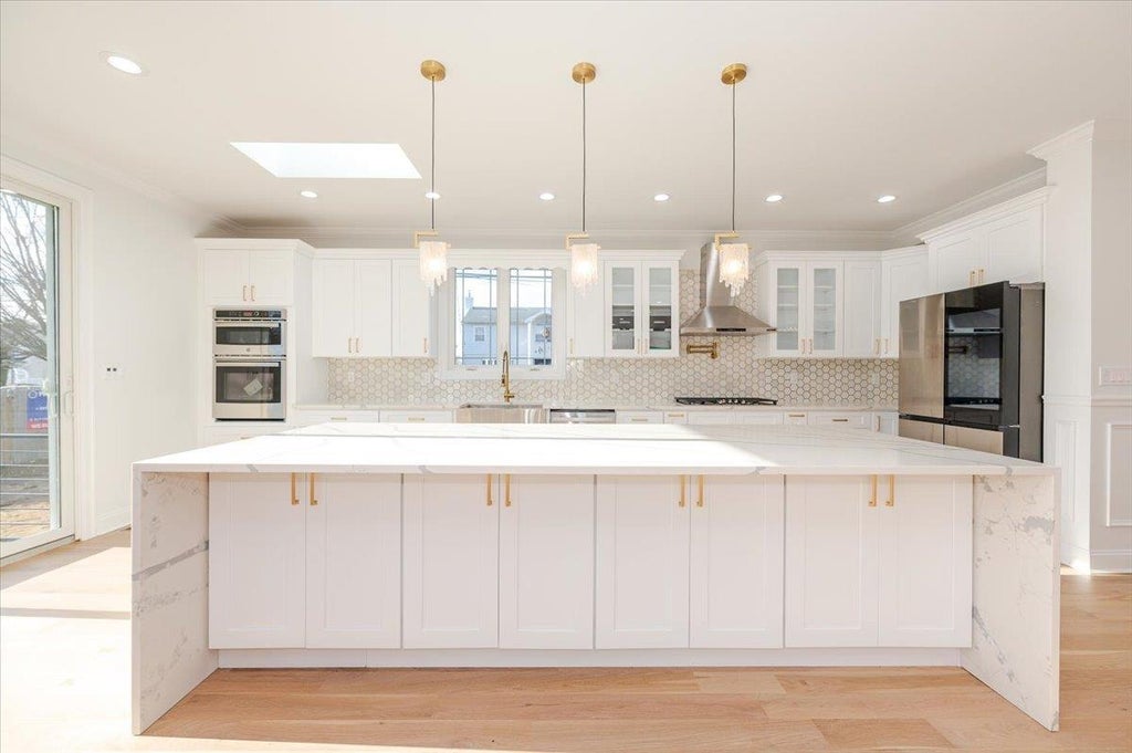 8 of 42 - 201 Maple Avenue, East Meadow, NY