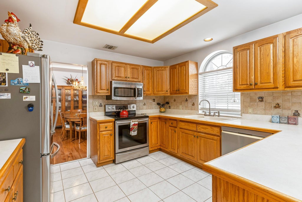 10 of 30 - 197 1st St., Saint James, NY