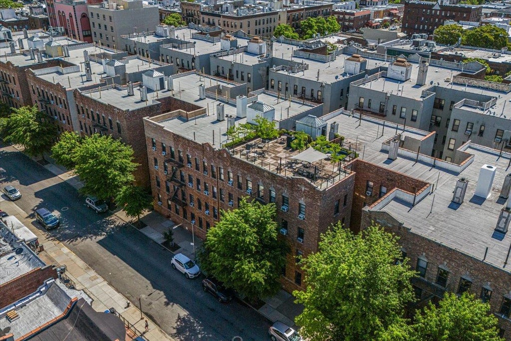 13 of 28 - 24-75 38th St. # C3, Astoria, NY