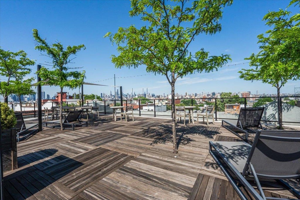 14 of 28 - 24-75 38th St. # C3, Astoria, NY