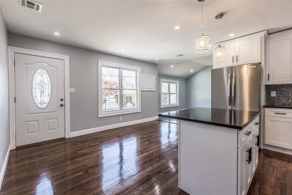3 of 21 - 1415 Brooklyn Boulevard, Bay Shore, NY