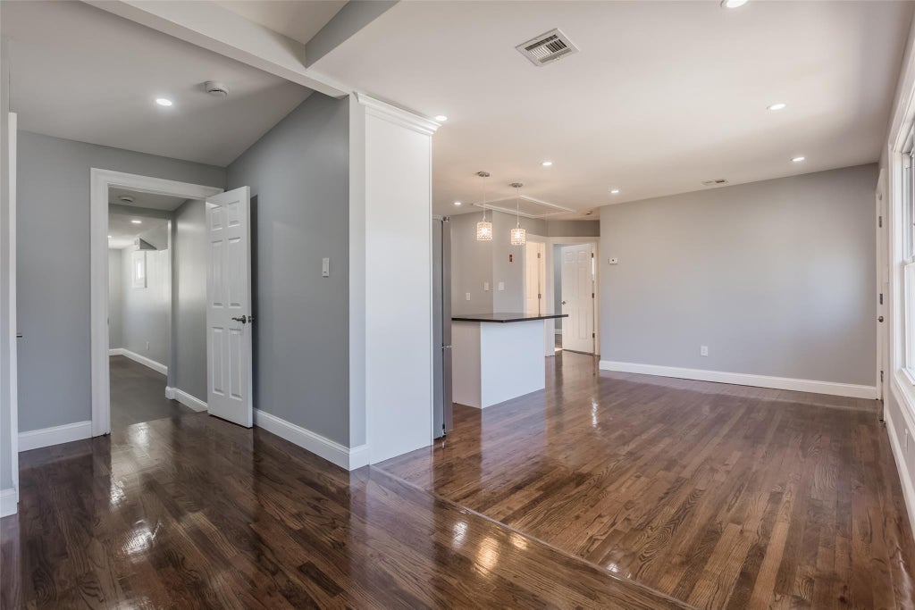 7 of 21 - 1415 Brooklyn Boulevard, Bay Shore, NY
