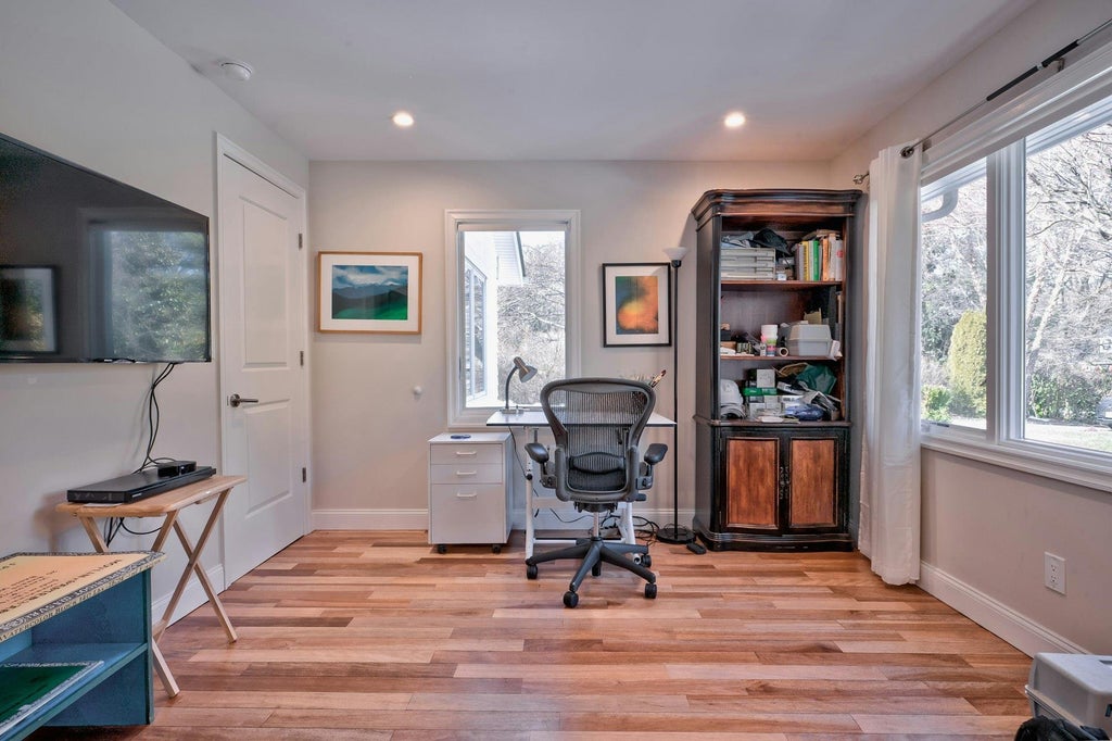 20 of 31 - 2 Woodland Drive, Sands Point, NY