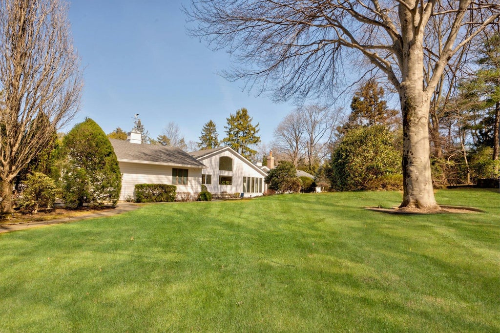 26 of 31 - 2 Woodland Drive, Sands Point, NY