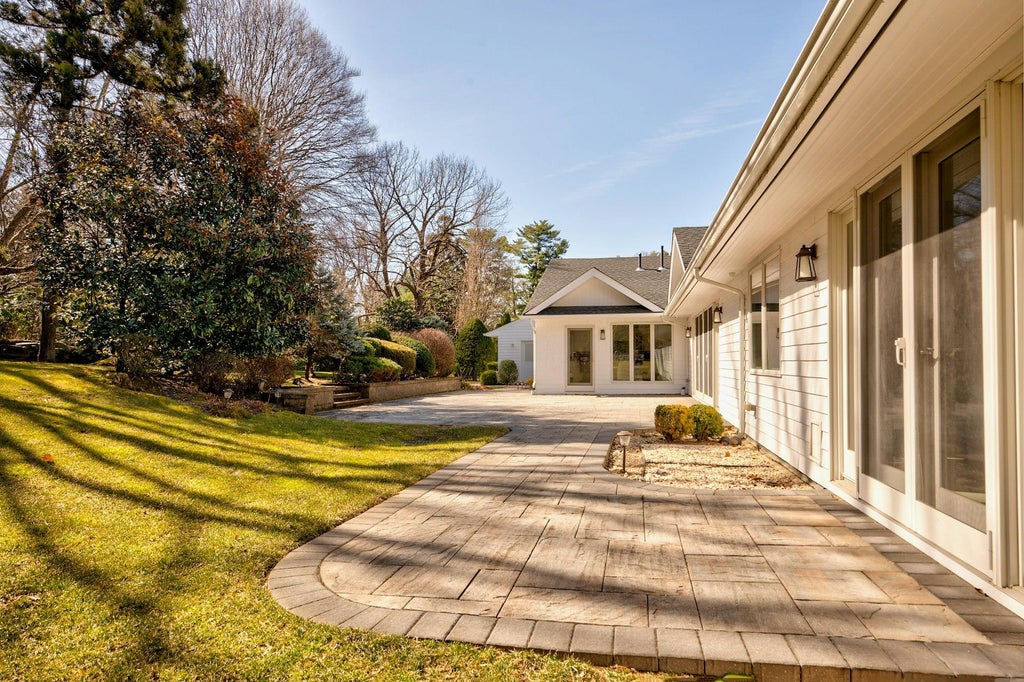 28 of 31 - 2 Woodland Drive, Sands Point, NY
