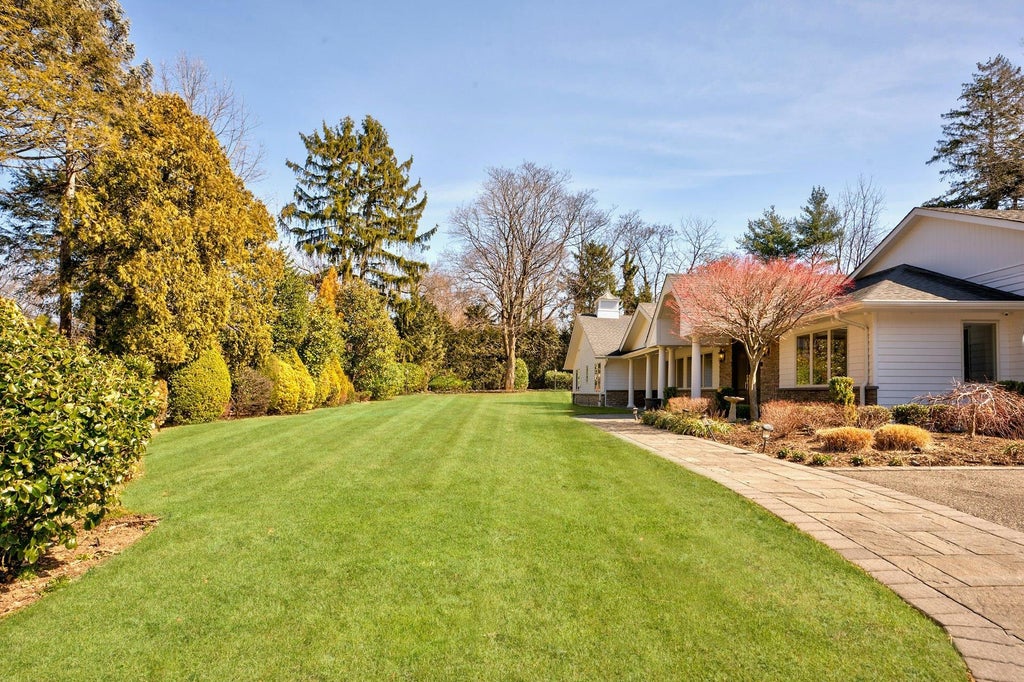29 of 31 - 2 Woodland Drive, Sands Point, NY