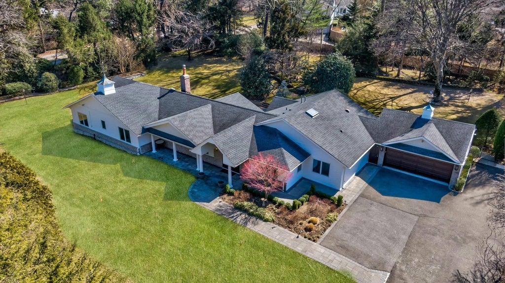 30 of 31 - 2 Woodland Drive, Sands Point, NY