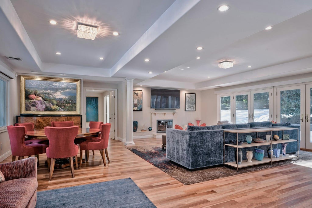 6 of 31 - 2 Woodland Drive, Sands Point, NY