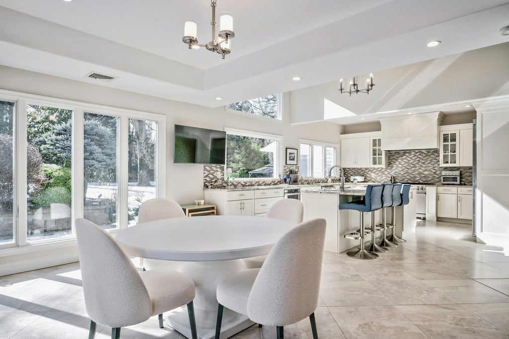 7 of 31 - 2 Woodland Drive, Sands Point, NY