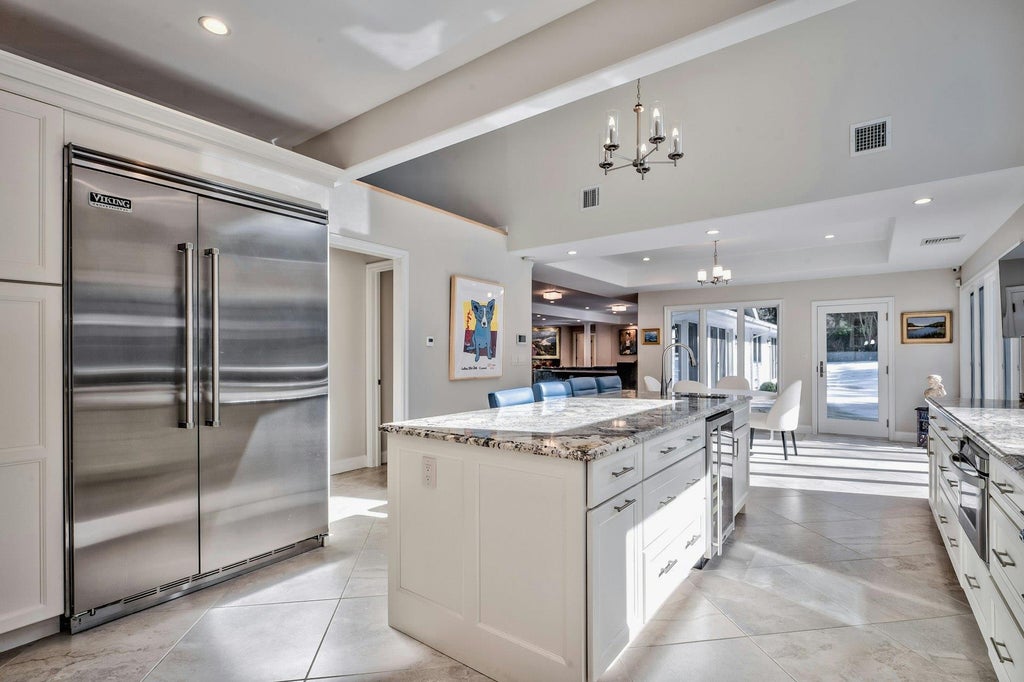 8 of 31 - 2 Woodland Drive, Sands Point, NY