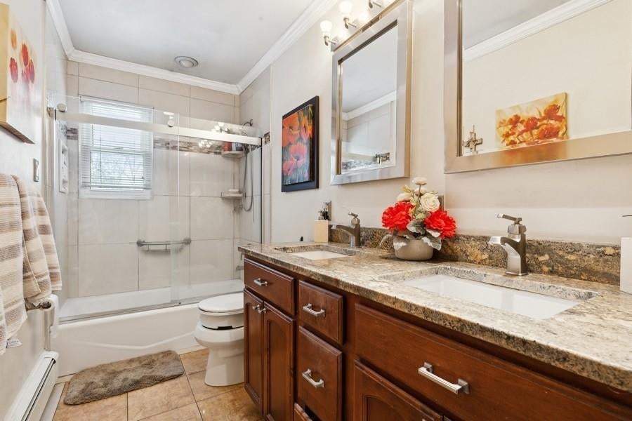 14 of 25 - 15 Ort Court, Sayville, NY