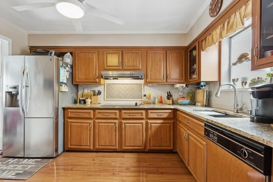 6 of 25 - 15 Ort Court, Sayville, NY