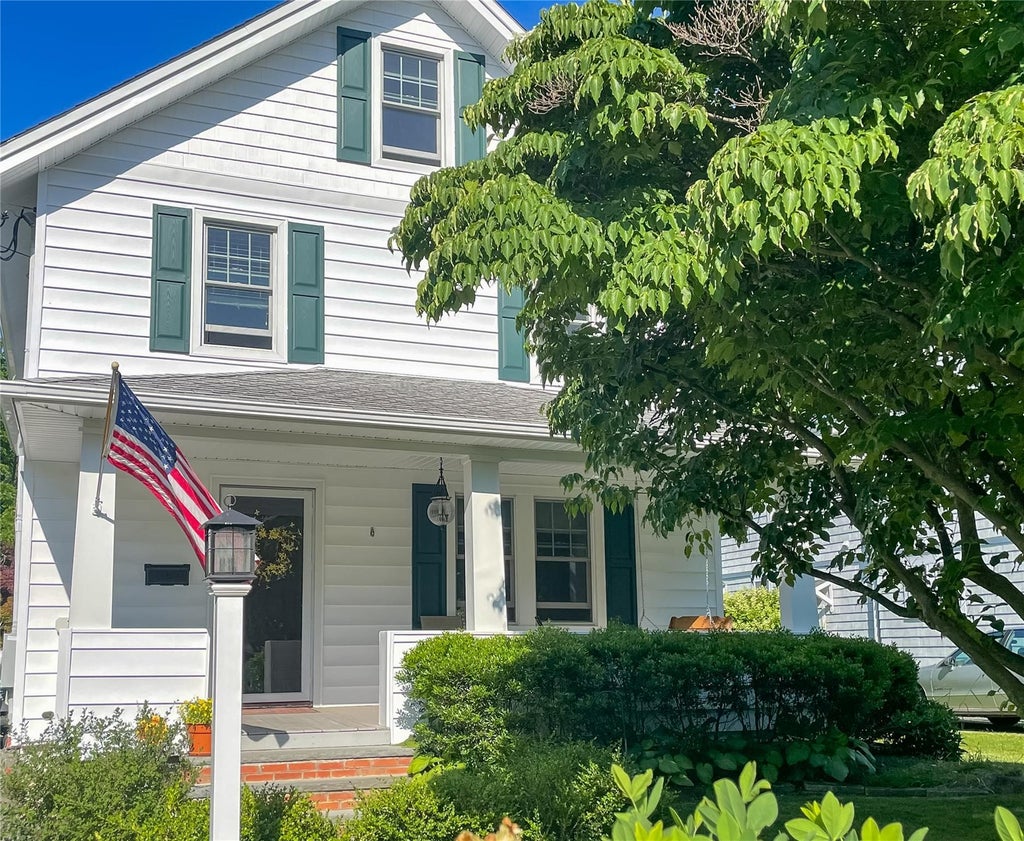 1 of 3 - 276 Nassau Road, Huntington, NY