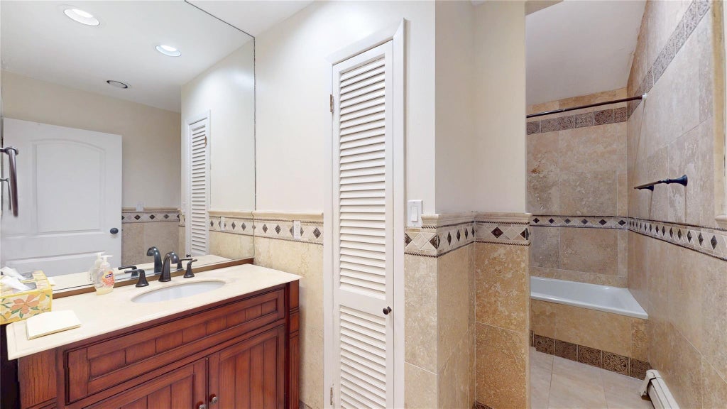 12 of 23 - 17 Ronan Road, Glen Cove, NY