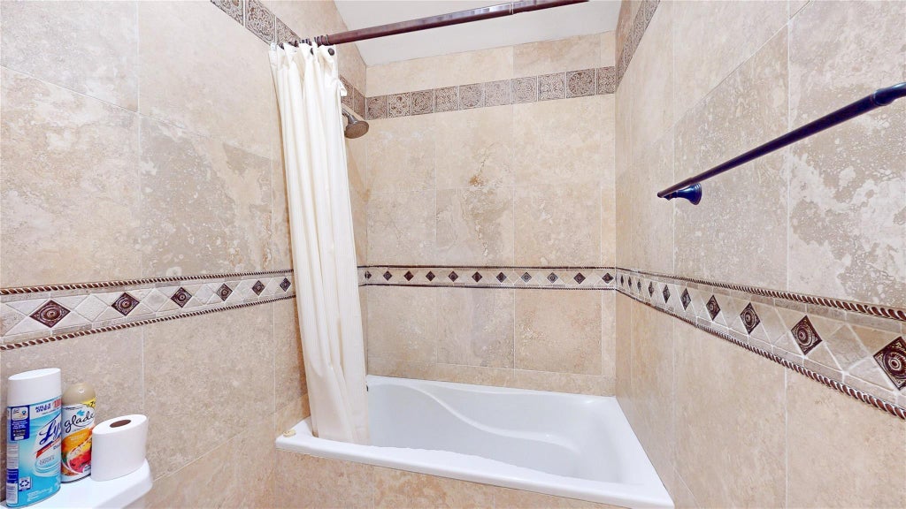 14 of 23 - 17 Ronan Road, Glen Cove, NY