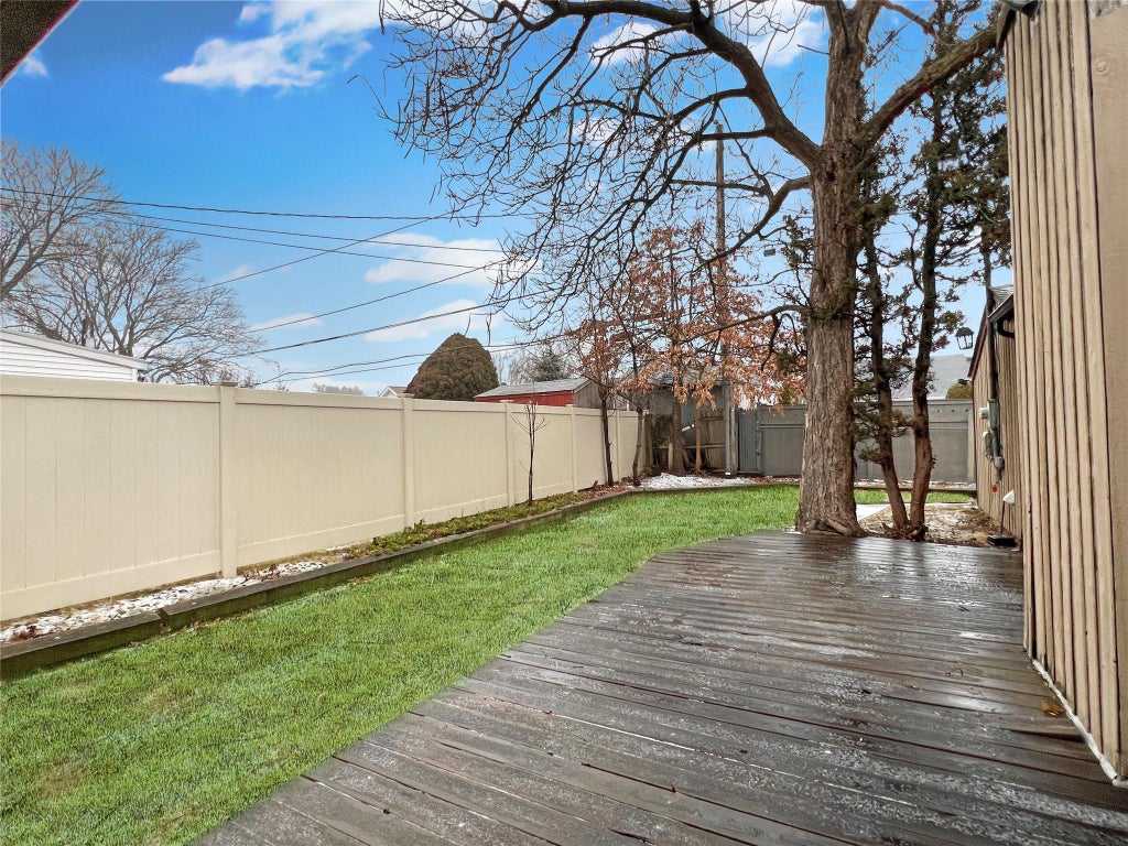 21 of 23 - 17 Ronan Road, Glen Cove, NY