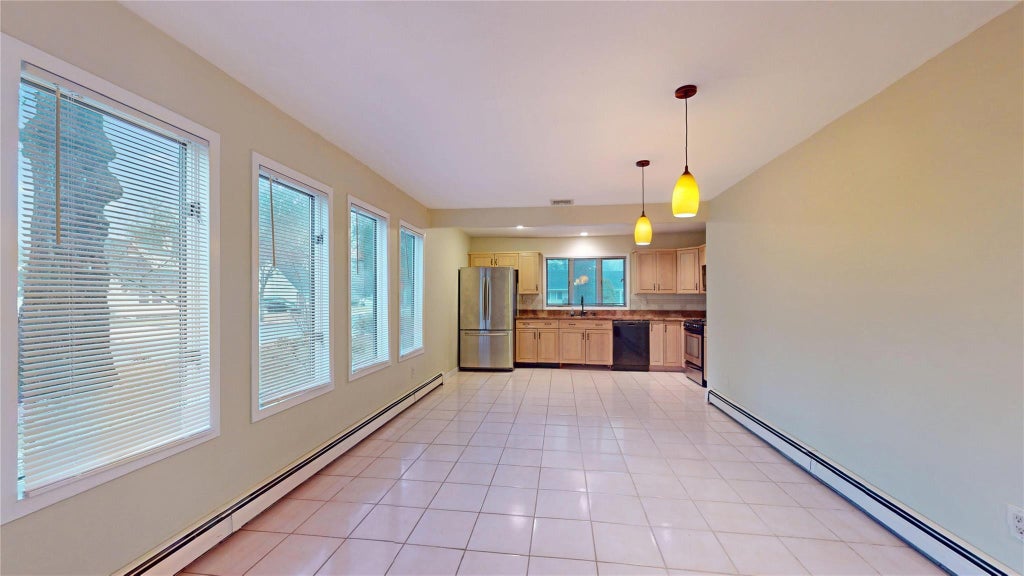 4 of 23 - 17 Ronan Road, Glen Cove, NY