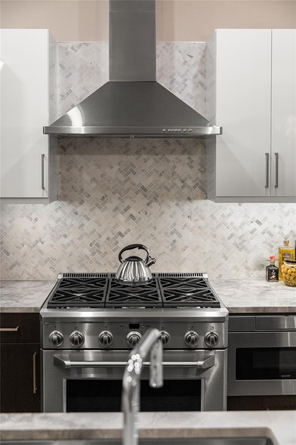 4 of 22 - 100 Garvies Point Road 1312, Glen Cove, NY